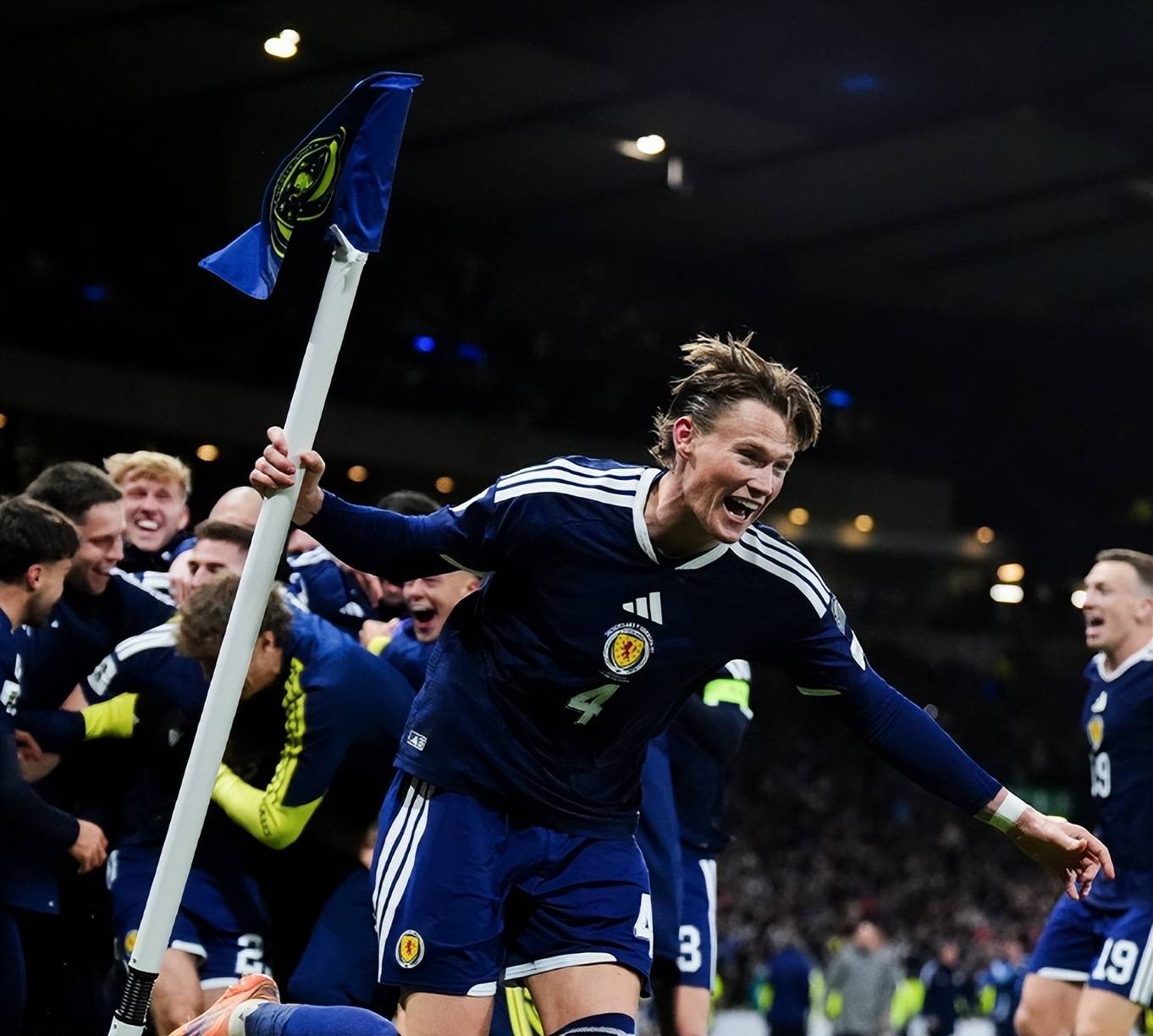 u8官网在线登录关于从阿斯顿维拉加时末段防线松动到那不勒斯关键时刻篮板制胜，塞维利亚围绕NBA常规赛调整名单的信息