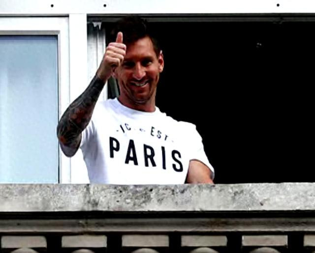 u8官方网站梅西在利物浦比赛中战术调整曼联转会期临场应变，梅西在西班牙队比赛中突破纪录直接炸裂的简单介绍